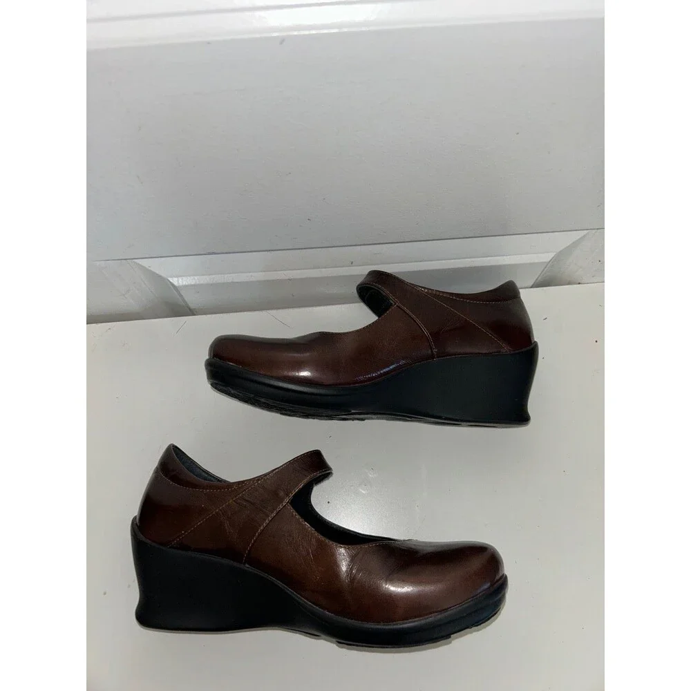 Wolky Women's Mary Jane Wedge size 38 Brown Patent Leather